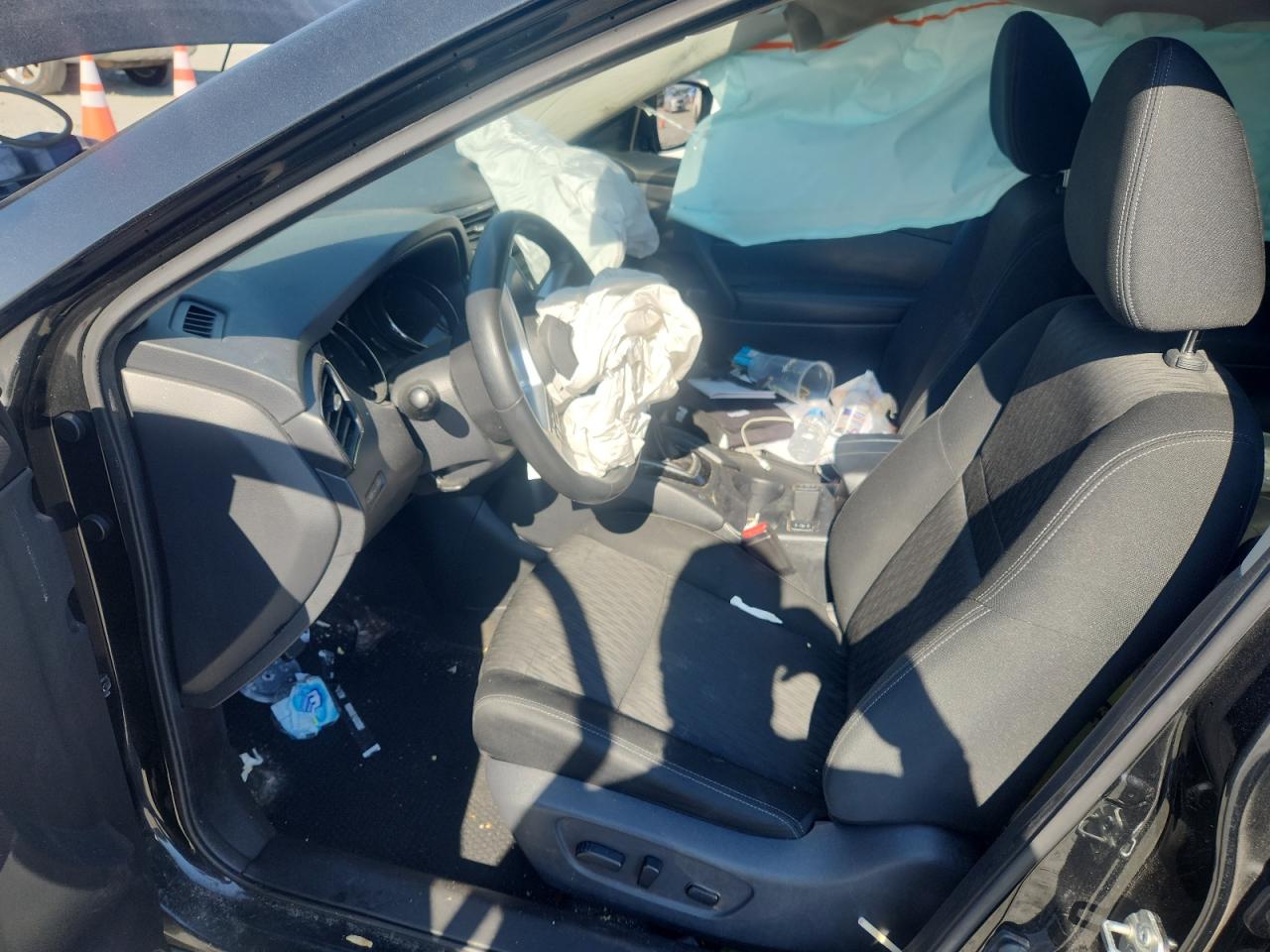 2018 Nissan Rogue S VIN: KNMAT2MTXJP613943 Lot: 72081855