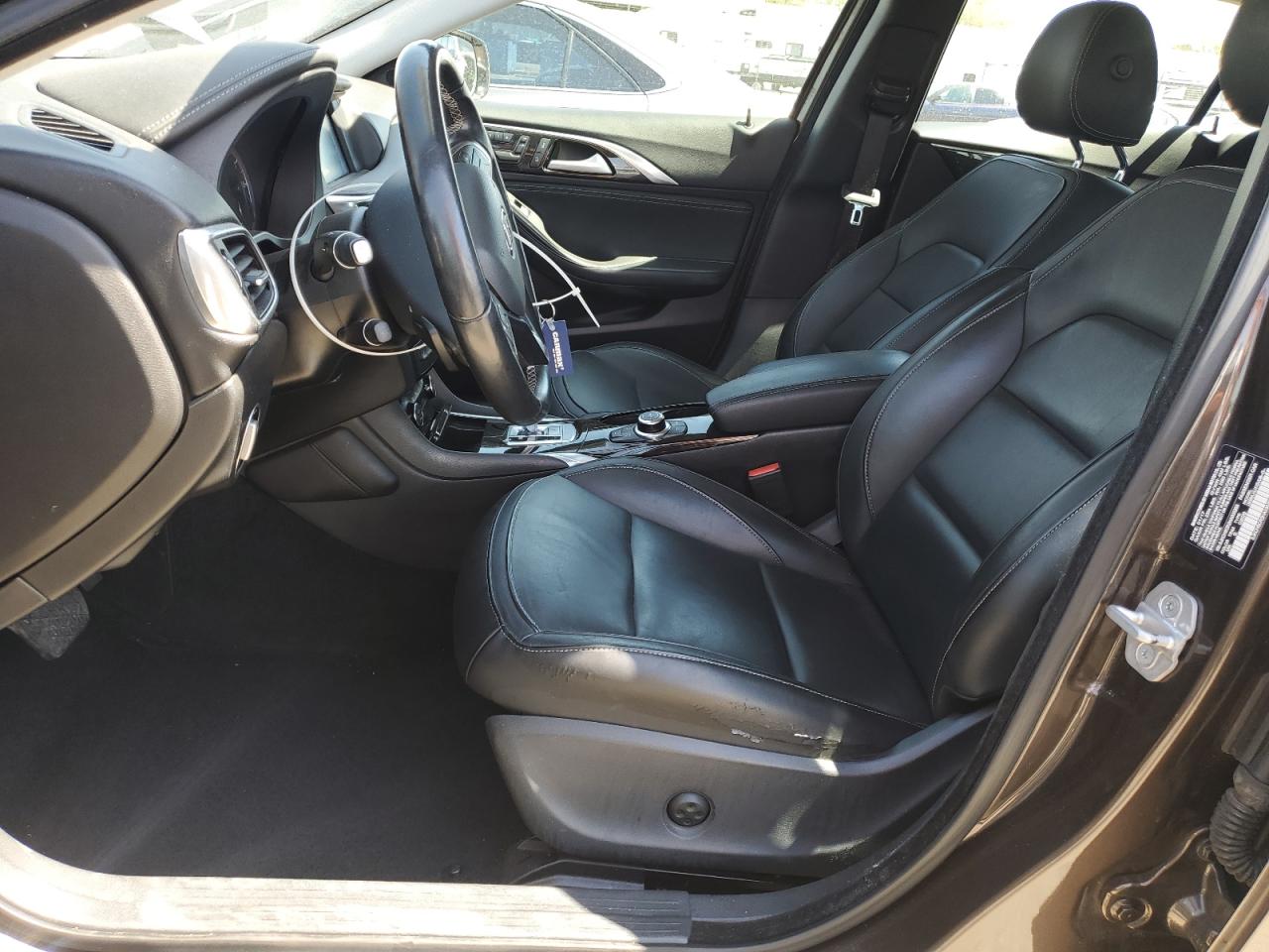 2017 Infiniti Qx30 Base VIN: SJKCH5CR2HA035283 Lot: 71425935