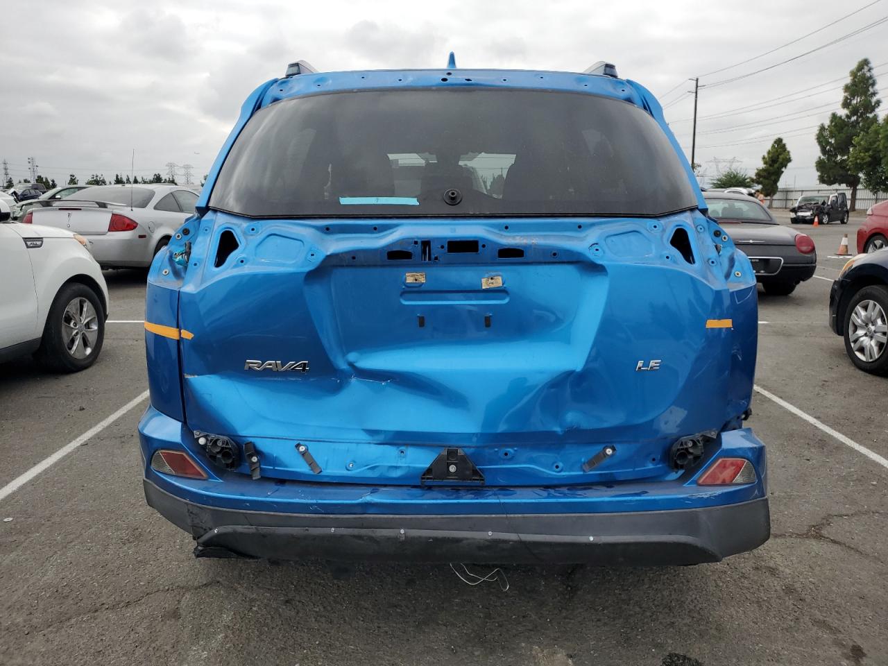 2017 Toyota Rav4 Le VIN: JTMZFREV0HJ103651 Lot: 81833515
