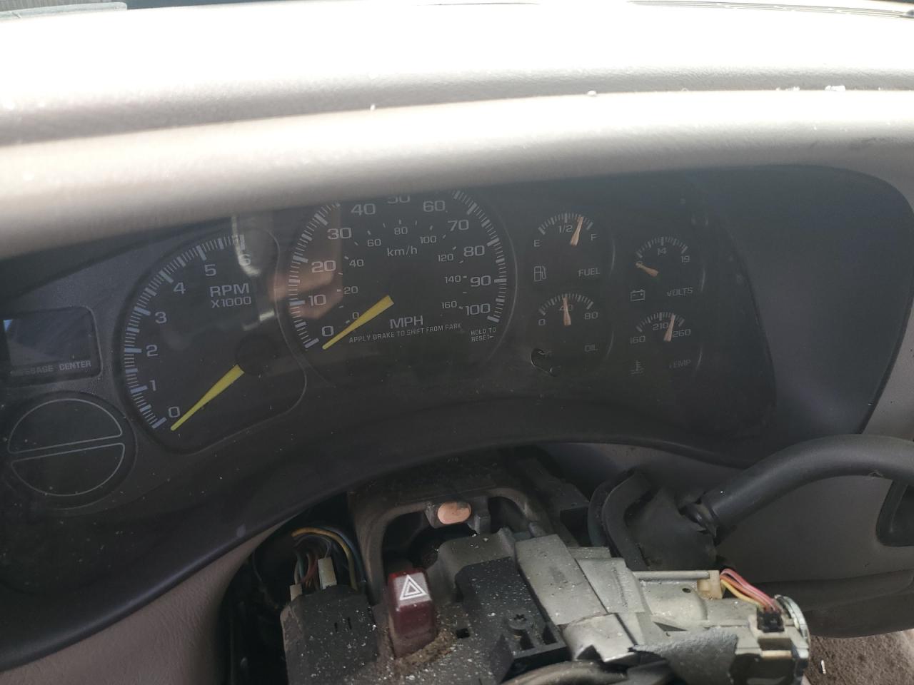 2000 Chevrolet Silverado C1500 VIN: 2GCEC19T7Y1204231 Lot: 81878475