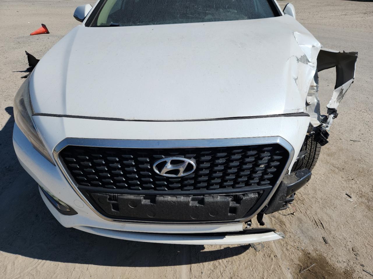 2017 Hyundai Sonata Hybrid VIN: KMHE24L19HA050909 Lot: 72036425