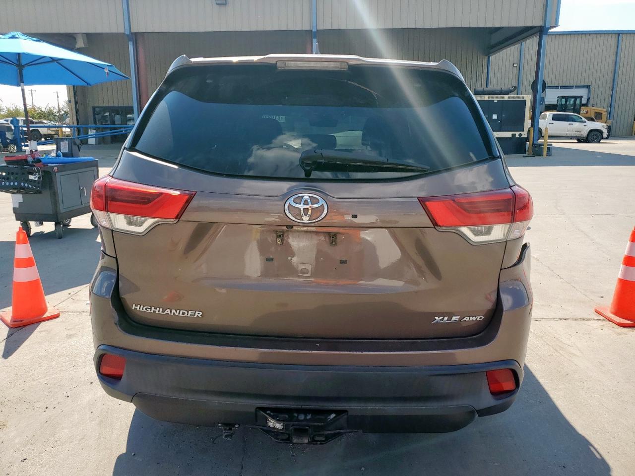 2017 Toyota Highlander Se VIN: 5TDJZRFH9HS404581 Lot: 81932935