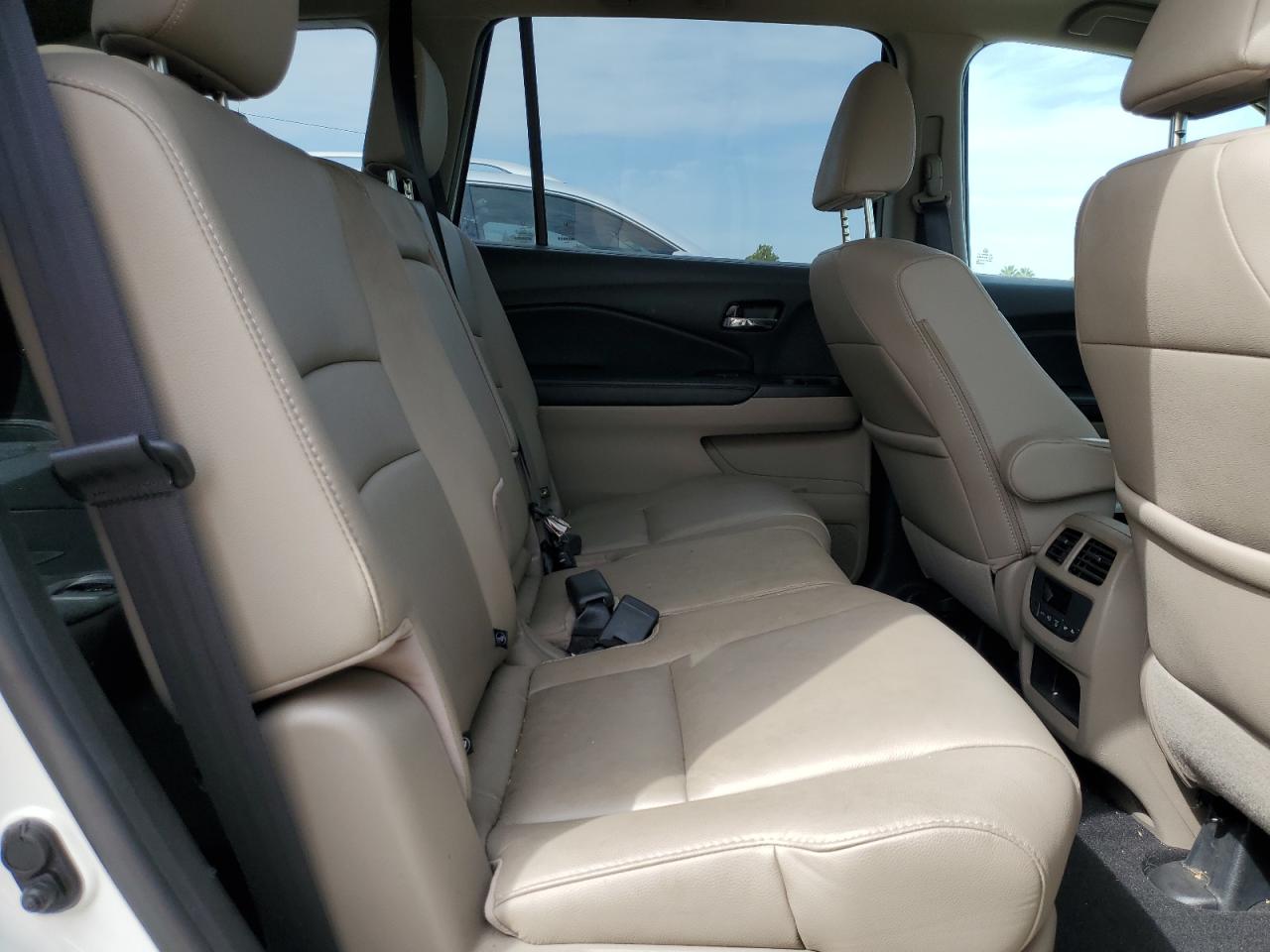 2016 Honda Pilot Exln VIN: 5FNYF6H70GB124190 Lot: 81165395