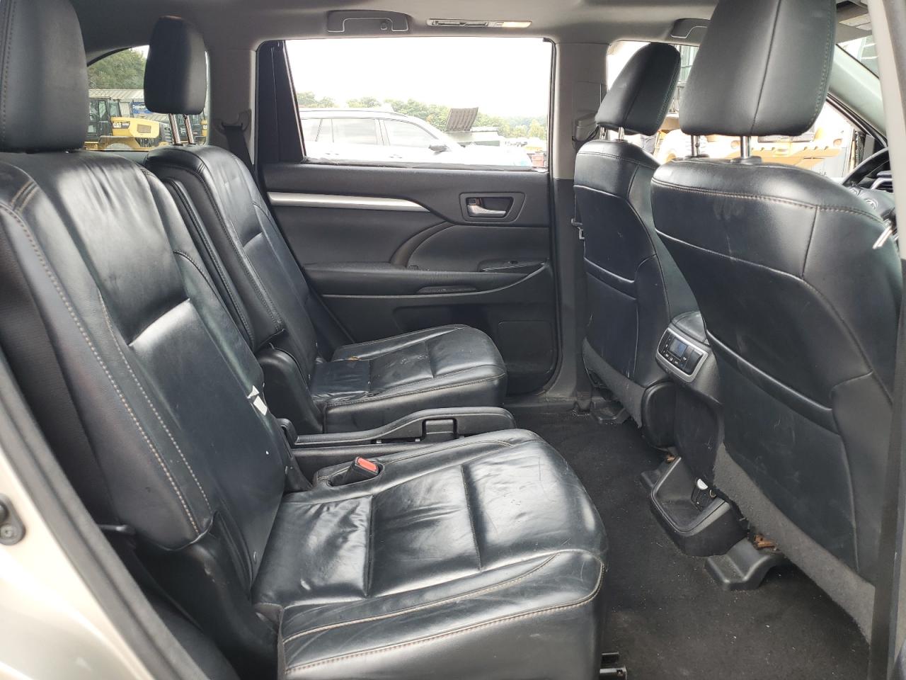 2016 Toyota Highlander Xle VIN: 5TDJKRFH8GS230974 Lot: 81013975