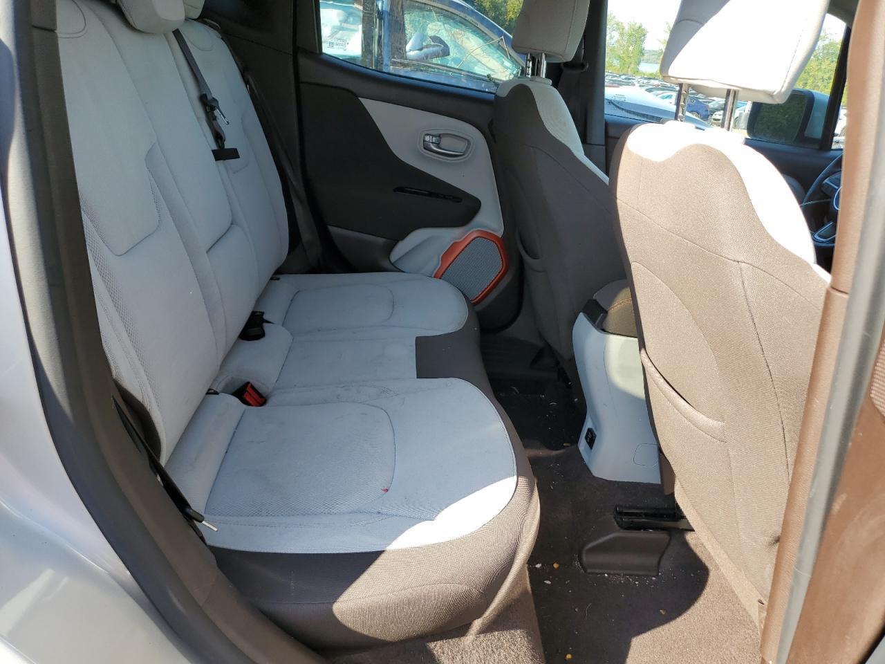 2015 Jeep Renegade Latitude VIN: ZACCJBBT0FPB7562 Lot: 80604525