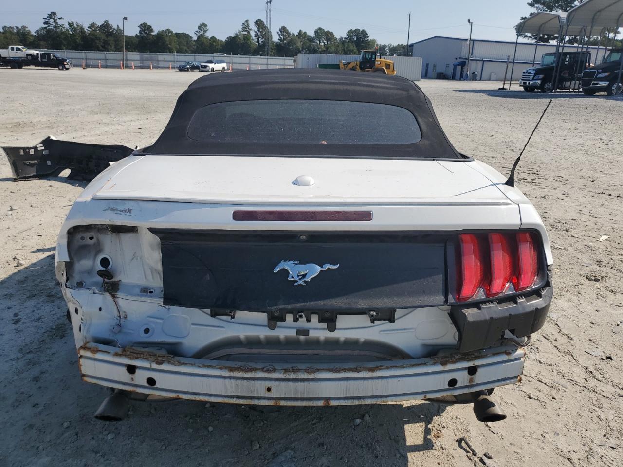 2018 Ford Mustang VIN: 1FATP8UHXJ5135438 Lot: 81615365