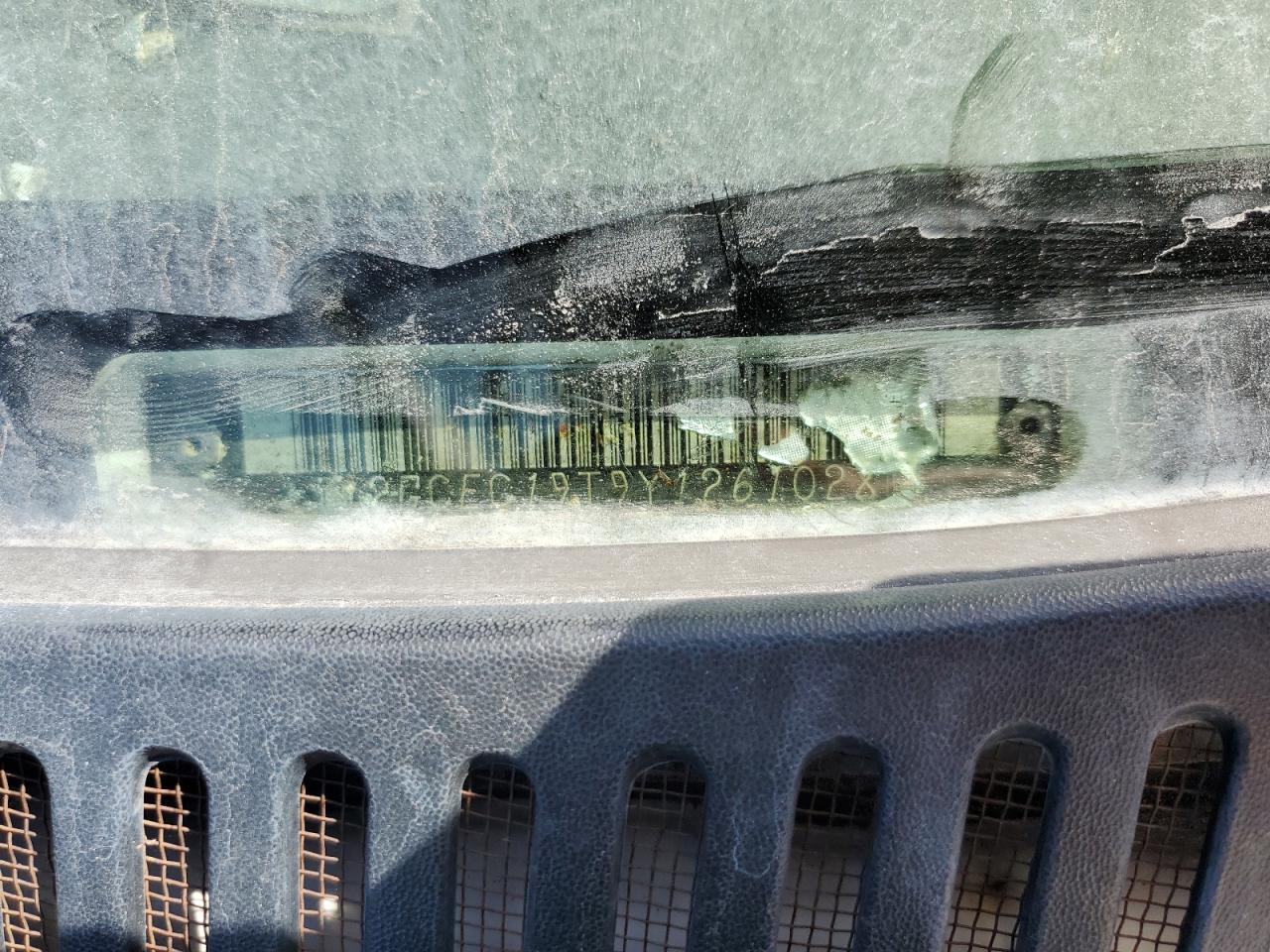 2000 Chevrolet Silverado C1500 VIN: 2GCEC19T9Y1261028 Lot: 81212065