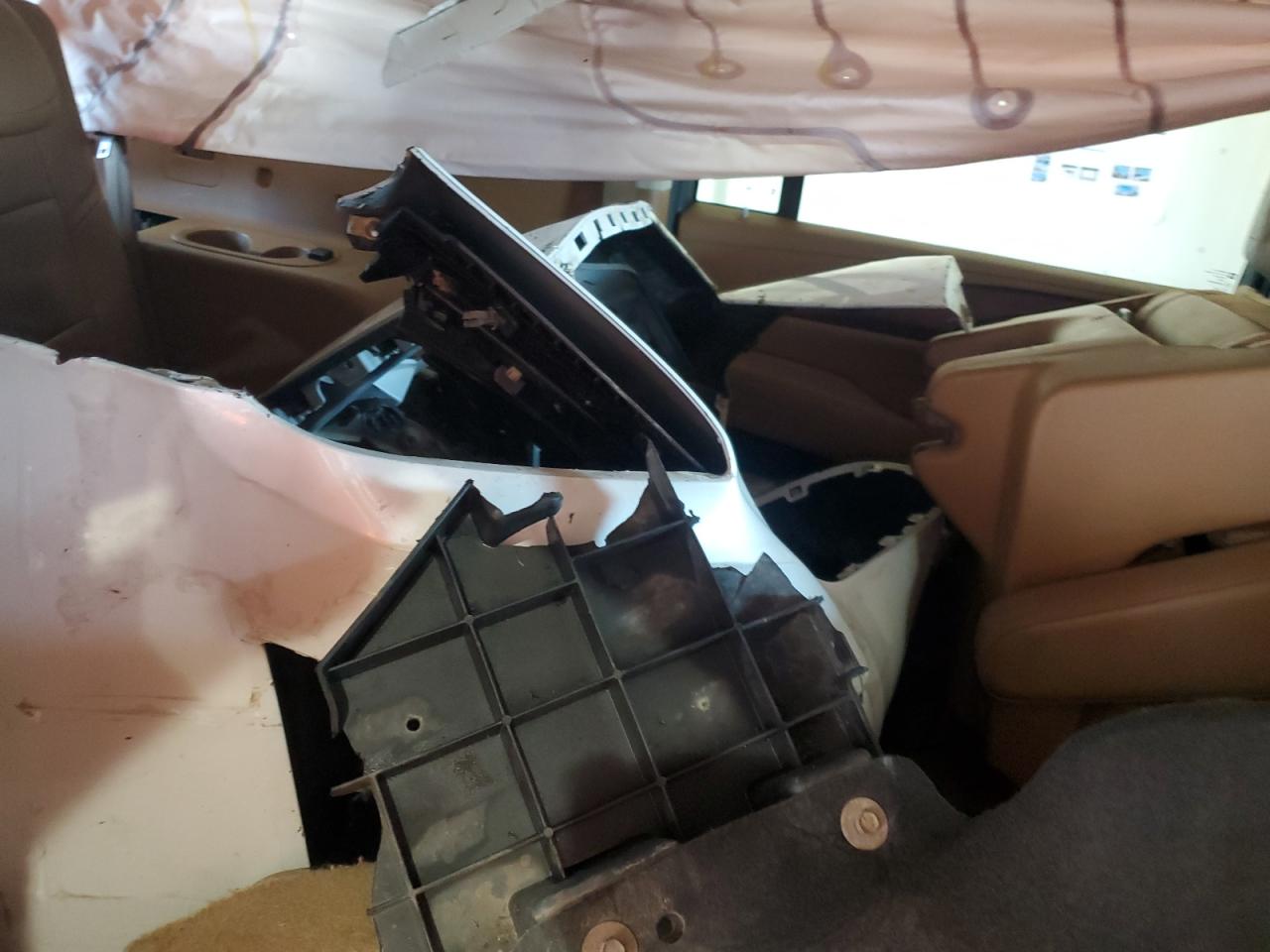 2016 Cadillac Escalade Esv Platinum VIN: 1GYS4KKJ0GR439505 Lot: 81264845