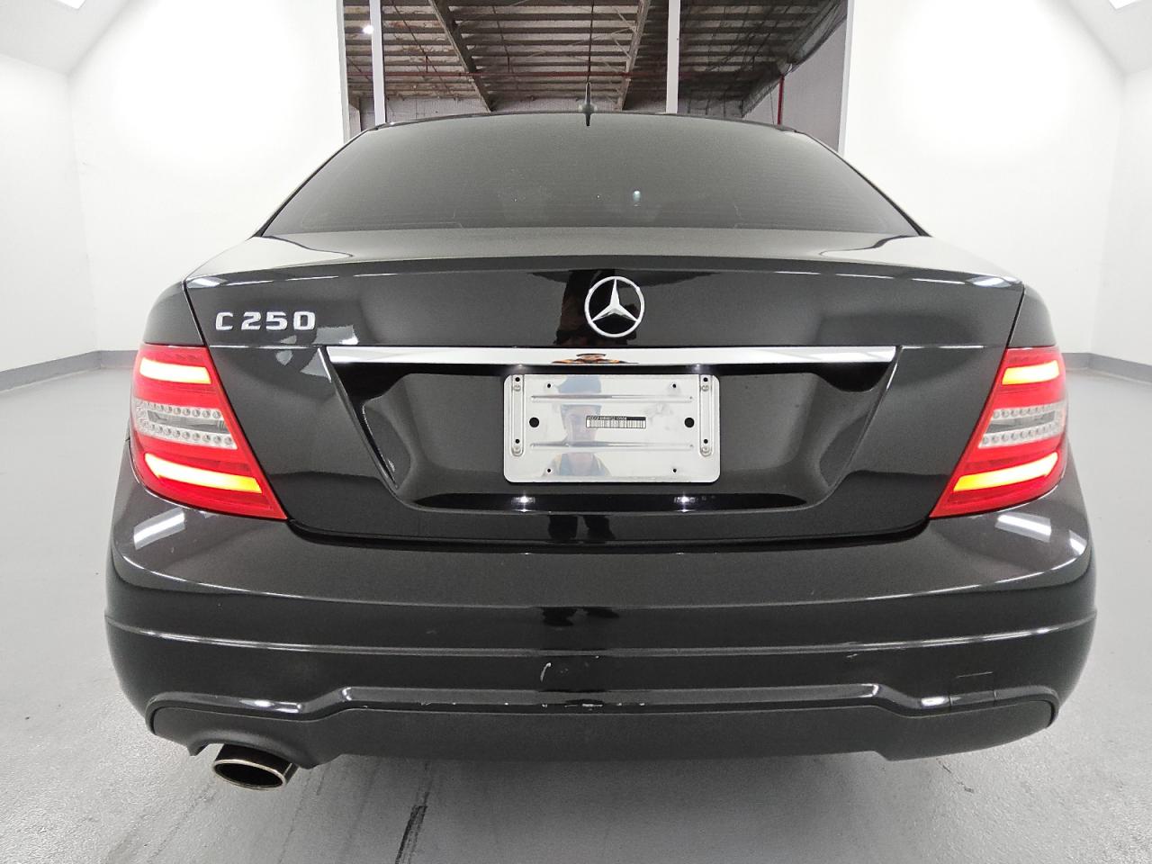 2014 Mercedes-Benz C 250 VIN: WDDGF4HB4EG210504 Lot: 70962555