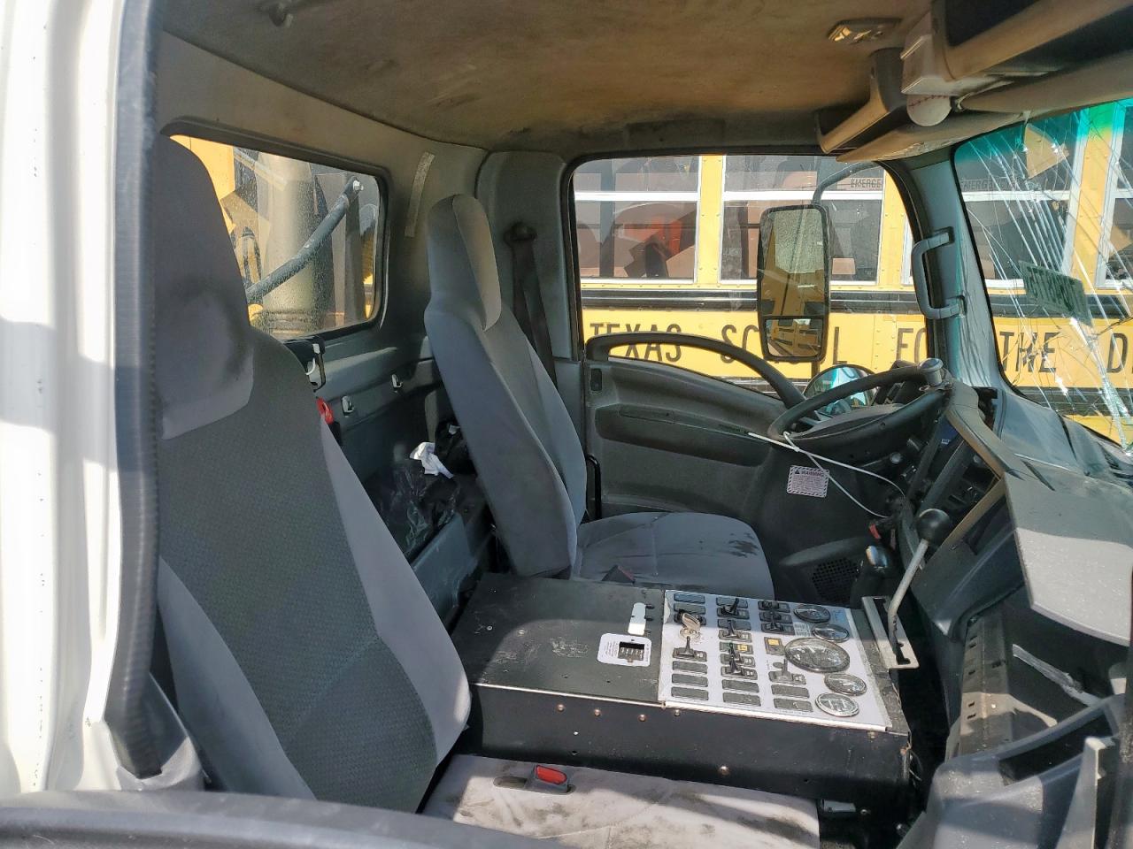 2017 Isuzu Npr Hd - Trucks VIN: JALC4W165H7000682 Lot: 70548775