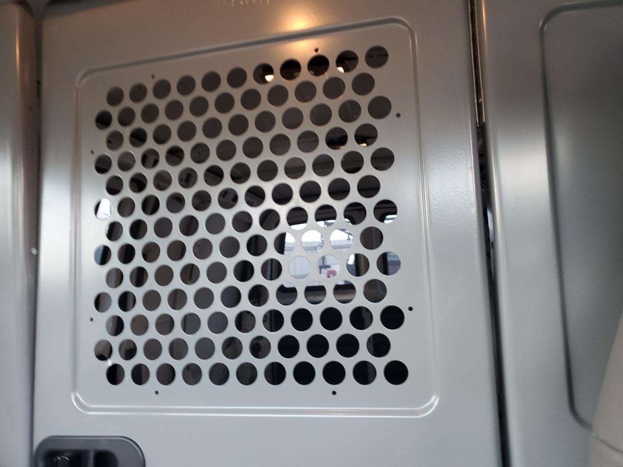 2018 Chevrolet Express G2500 VIN: 1GCWGAFGXJ1198775 Lot: 80762505