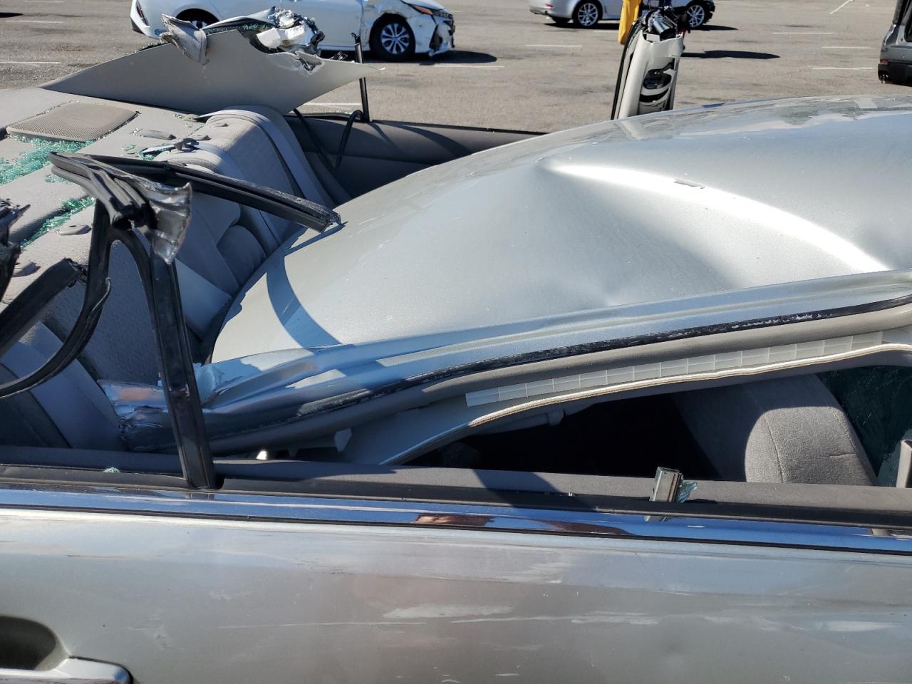 2004 Toyota Camry Le VIN: JTDBE32K440250258 Lot: 81090645