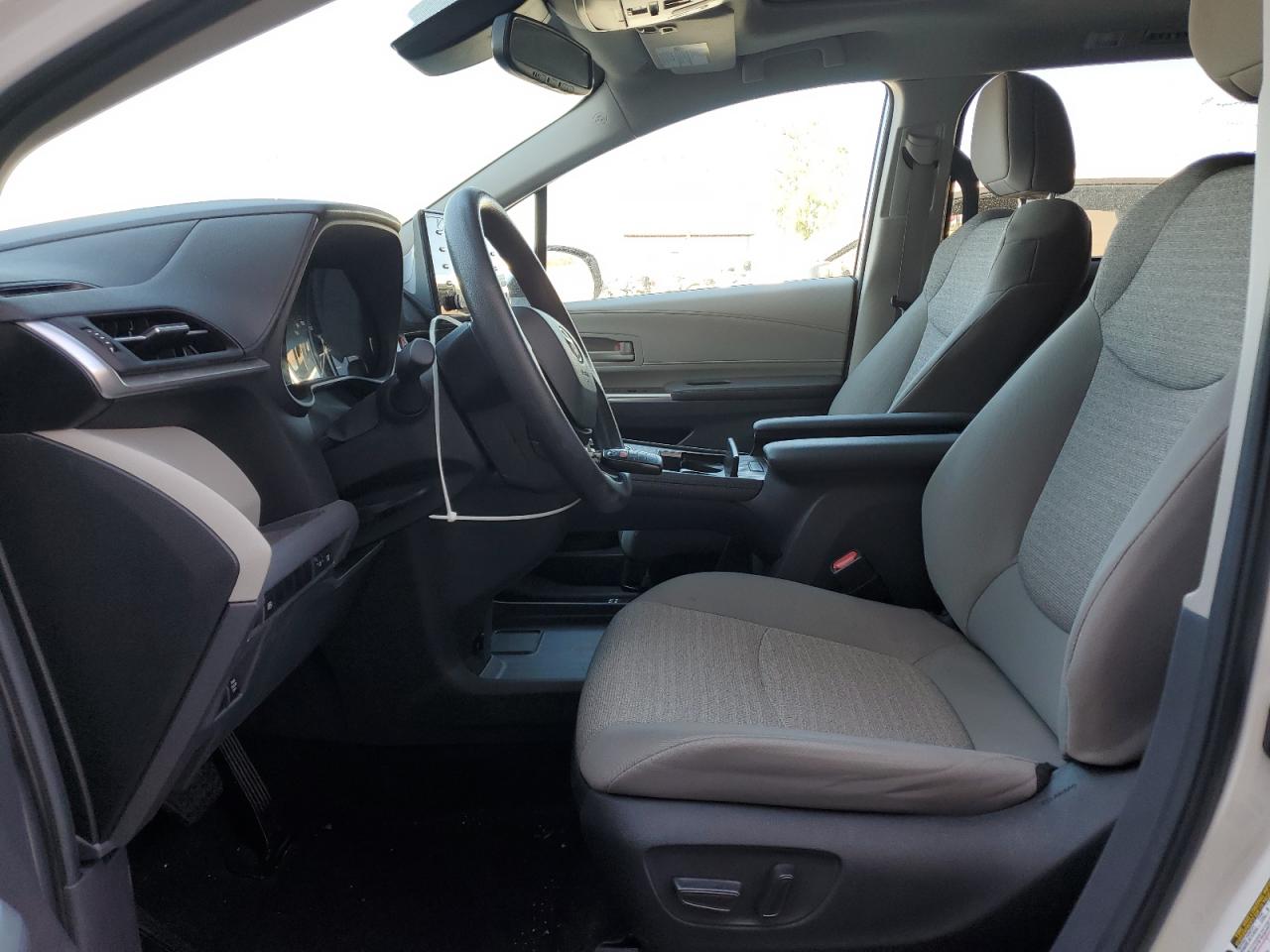 2024 Toyota Sienna Le VIN: 5TDBRKEC0RS211402 Lot: 80745645