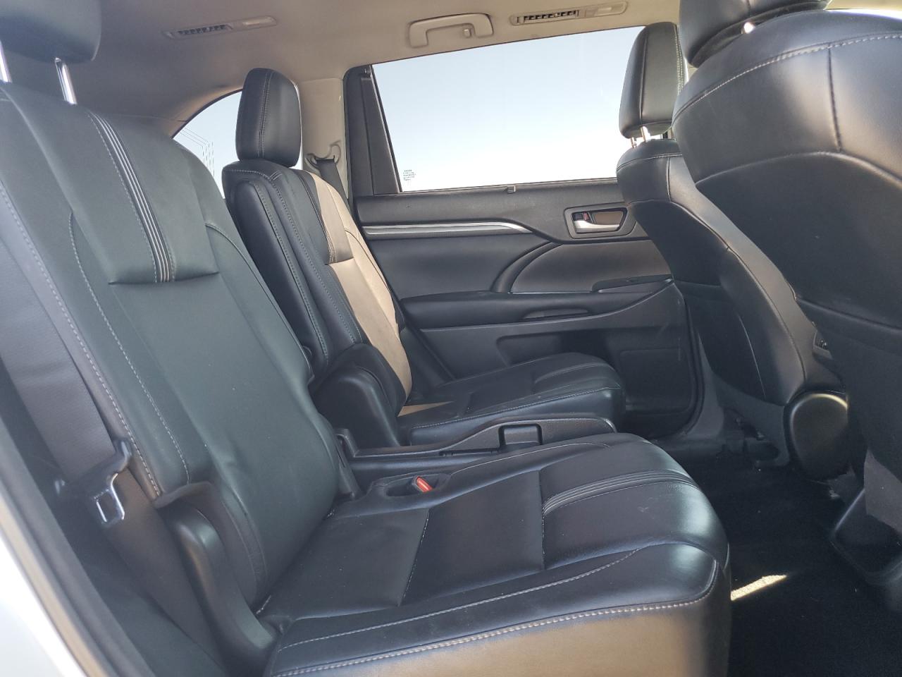 2017 Toyota Highlander Se VIN: 5TDKZRFH8HS512761 Lot: 81819605