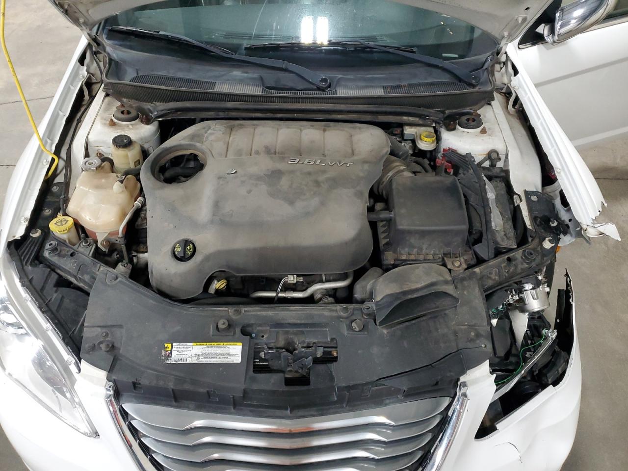 2013 Chrysler 200 Limited VIN: 1C3CCBCG8DN525832 Lot: 71052095