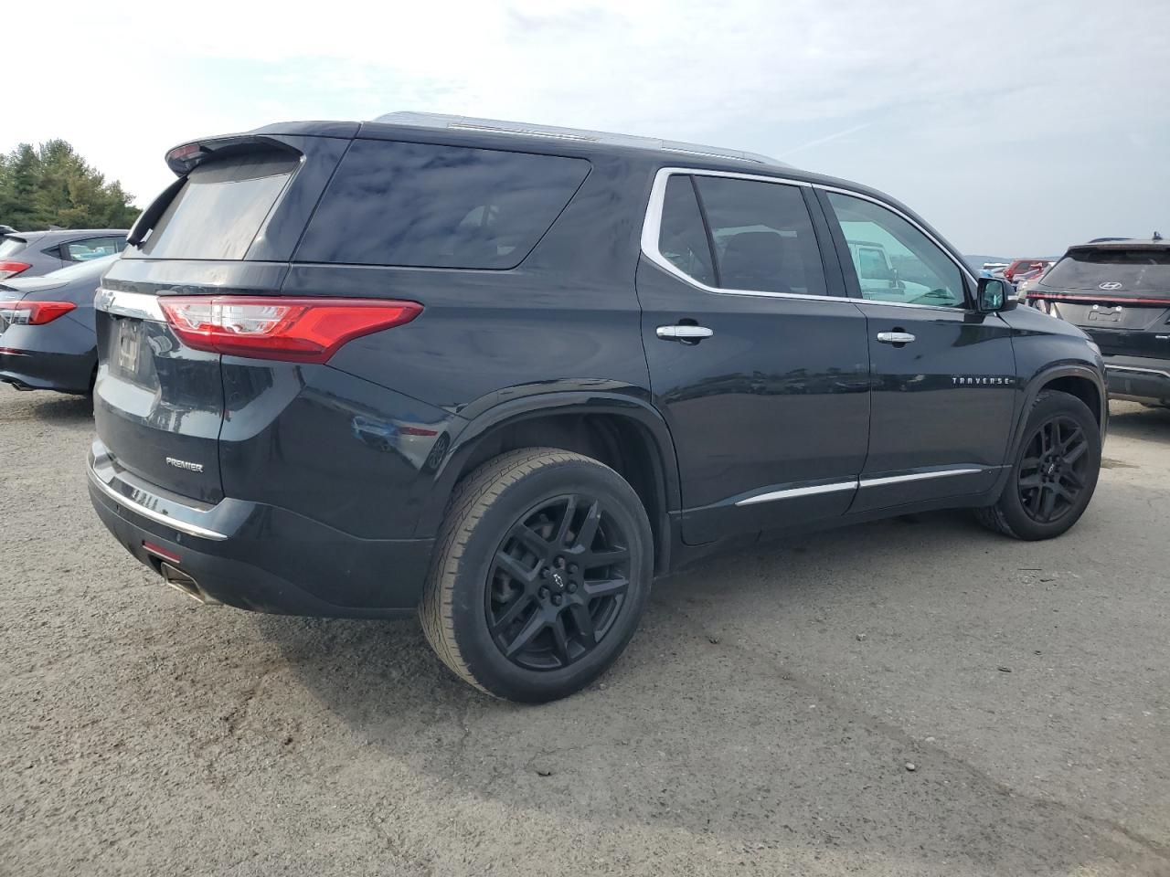 2019 Chevrolet Traverse Premier VIN: 1GNEVKKW7KJ319369 Lot: 83842415
