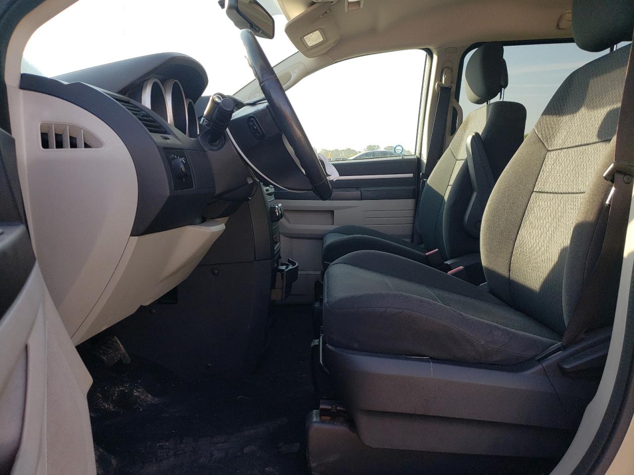 2010 Dodge Grand Caravan Se VIN: 2D4RN4DE2AR473401 Lot: 71823205