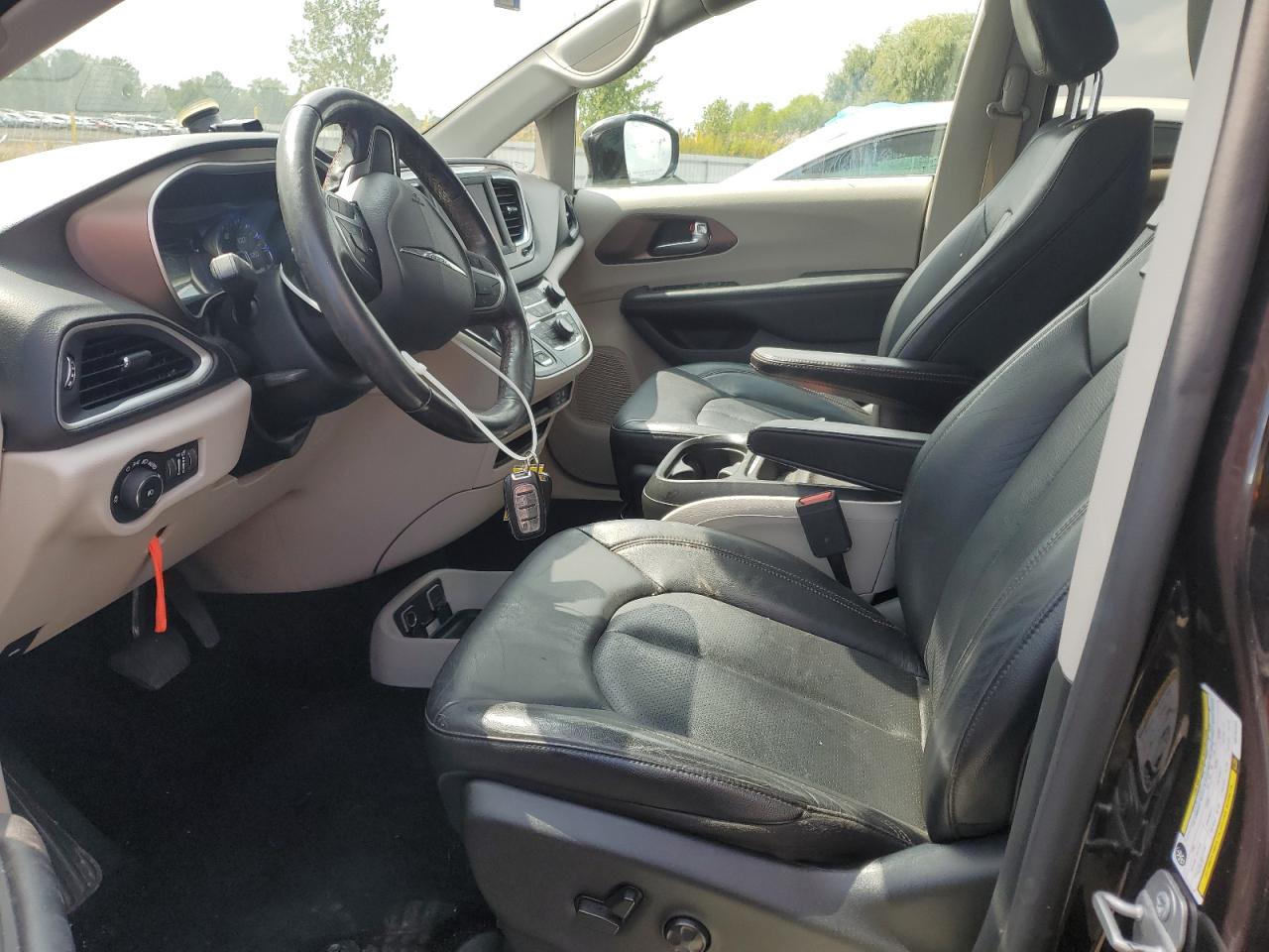 2019 Chrysler Pacifica Touring L VIN: 2C4RC1BG3KR732243 Lot: 70851355