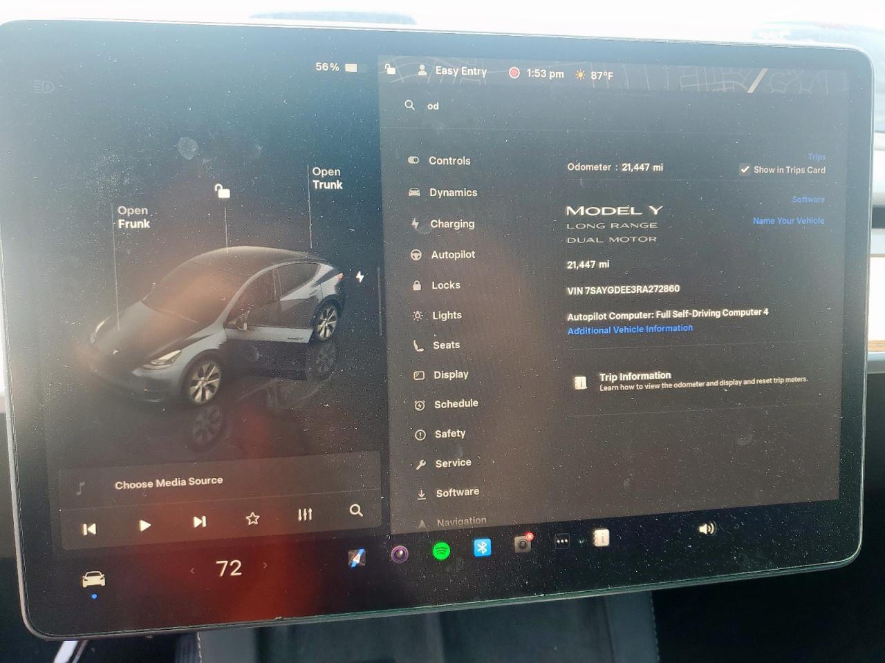 2024 Tesla Model Y VIN: 7SAYGDEE3RA272860 Lot: 70553955