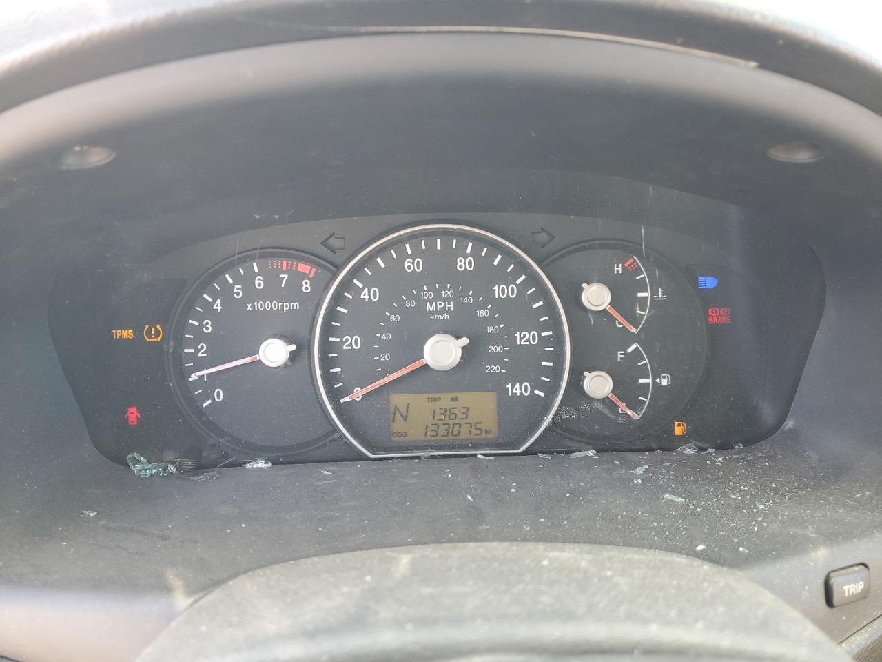 2009 Kia Rondo Base VIN: KNAFG528797266249 Lot: 84621685