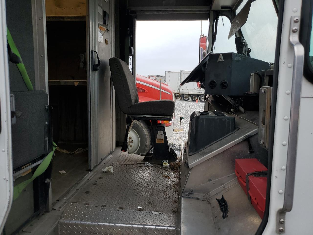 2016 Ford F59 VIN: 1F66F5KY5G0A12165 Lot: 82100605