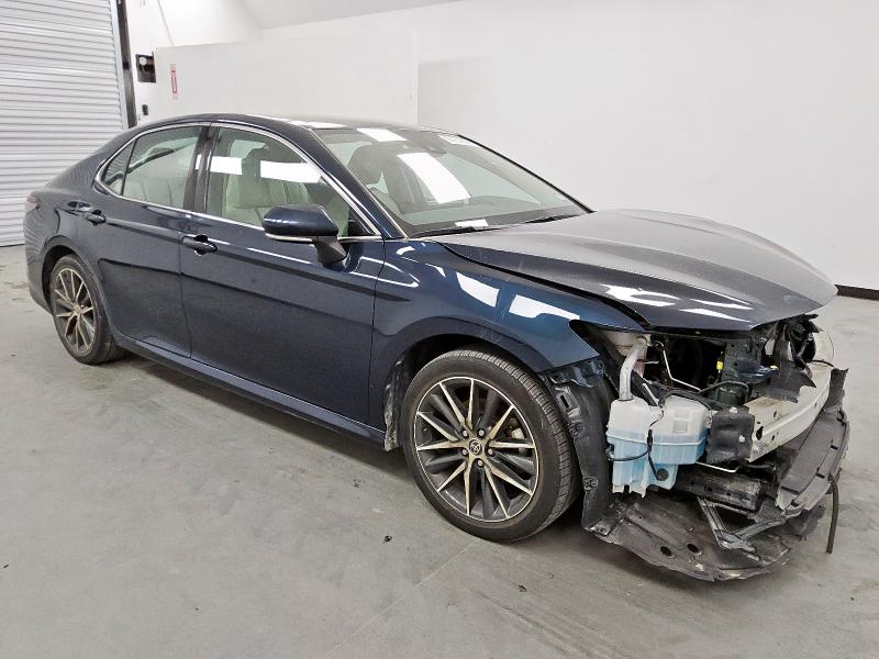  TOYOTA CAMRY 2021 Синий