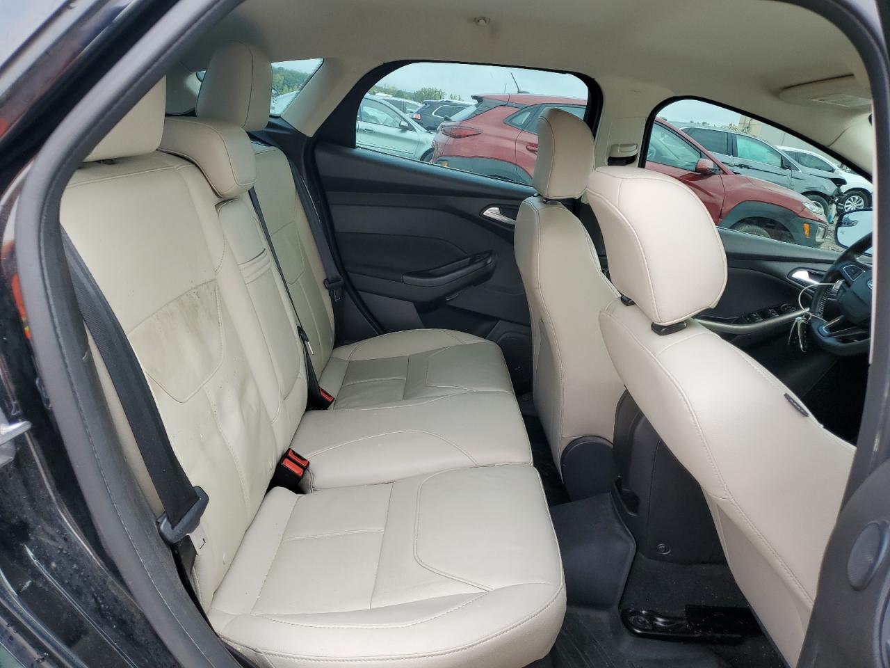 2016 Ford Focus Titanium VIN: 1FADP3N27GL332640 Lot: 81454045