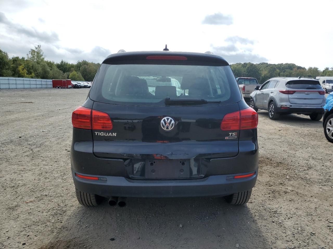 2017 Volkswagen Tiguan S VIN: WVGBV7AX7HK008087 Lot: 82080605