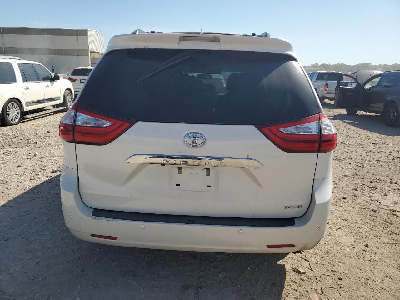 2017 Toyota Sienna Xle VIN: 5TDYZ3DC3HS773942 Lot: 81837905