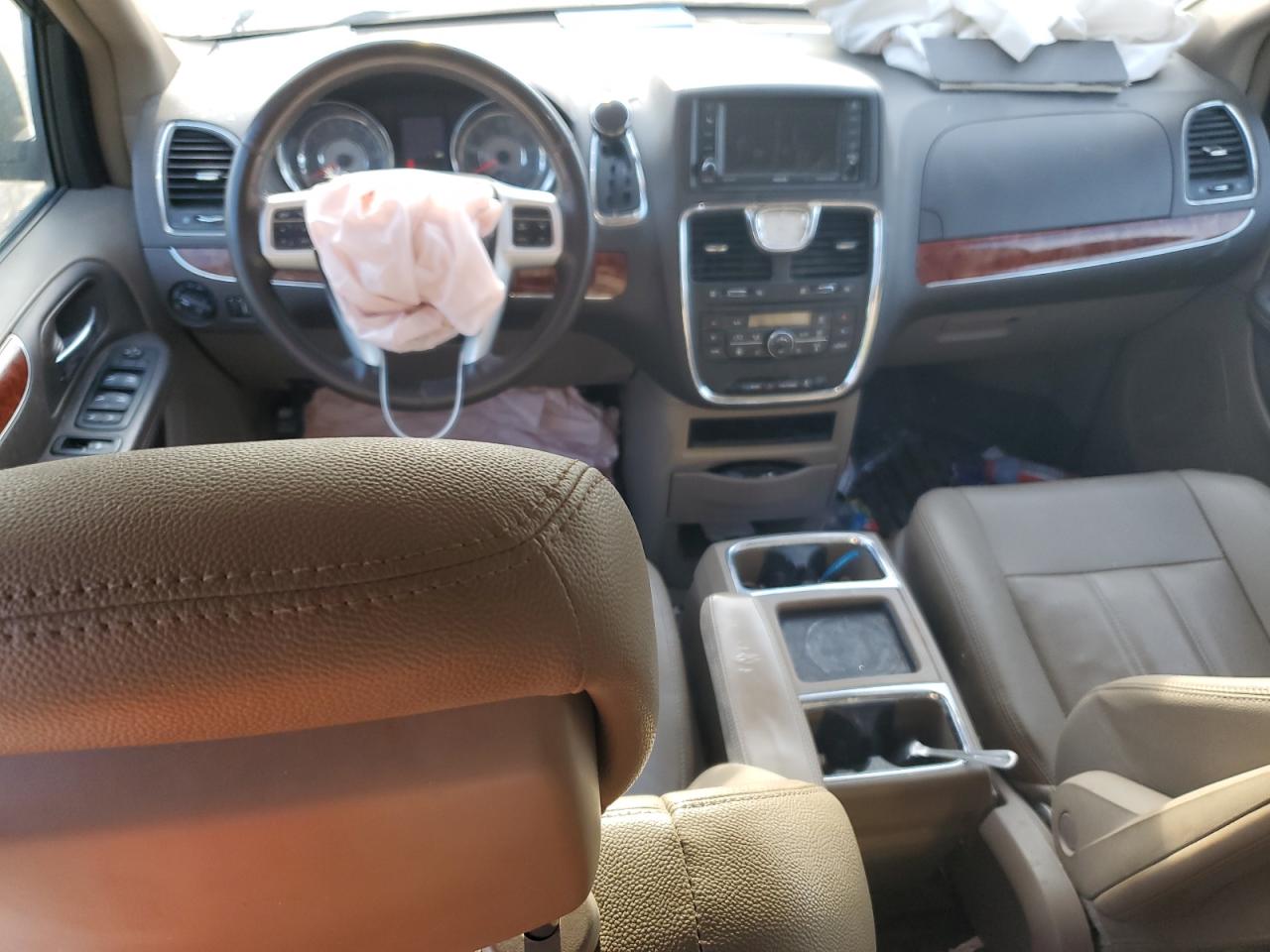 2016 Chrysler Town & Country Touring VIN: 2C4RC1BG6GR261521 Lot: 80823195