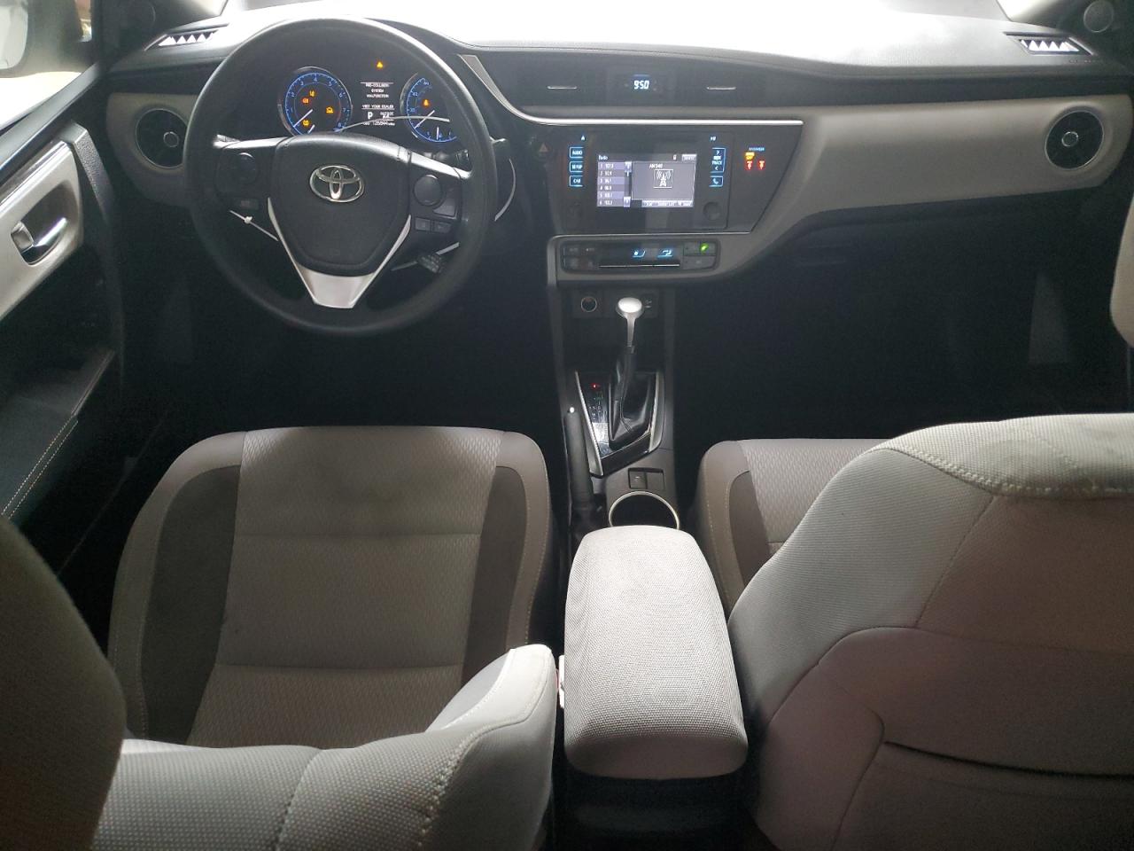 2018 Toyota Corolla L VIN: 2T1BURHE2JC103235 Lot: 84211615