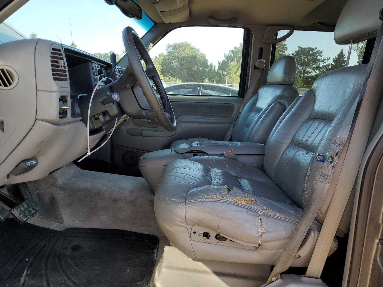 1999 Chevrolet Tahoe K1500 VIN: 1GNEK13R1XJ343041 Lot: 84004565