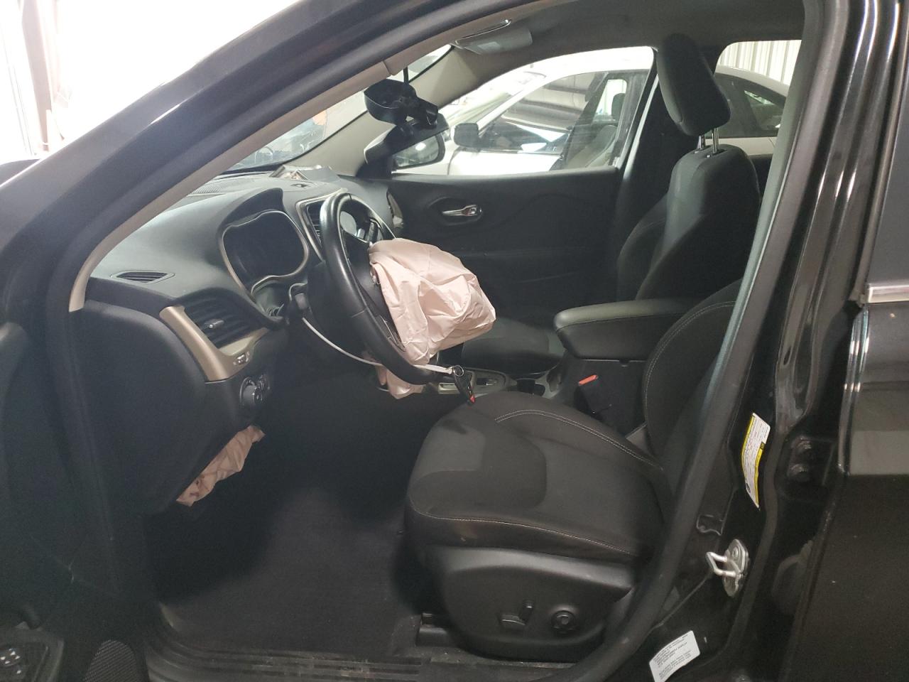 2023 Jeep Cherokee Latitude VIN: 1C4PJMCB1GW183142 Lot: 80549755