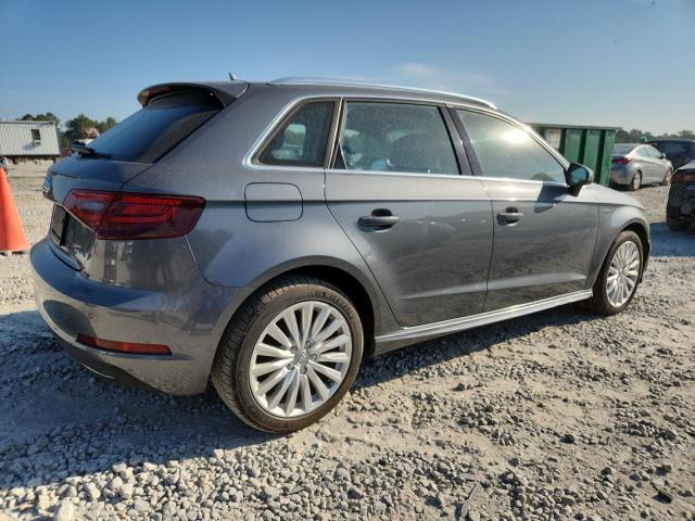 Hatchbacks AUDI A3 2016 Szary