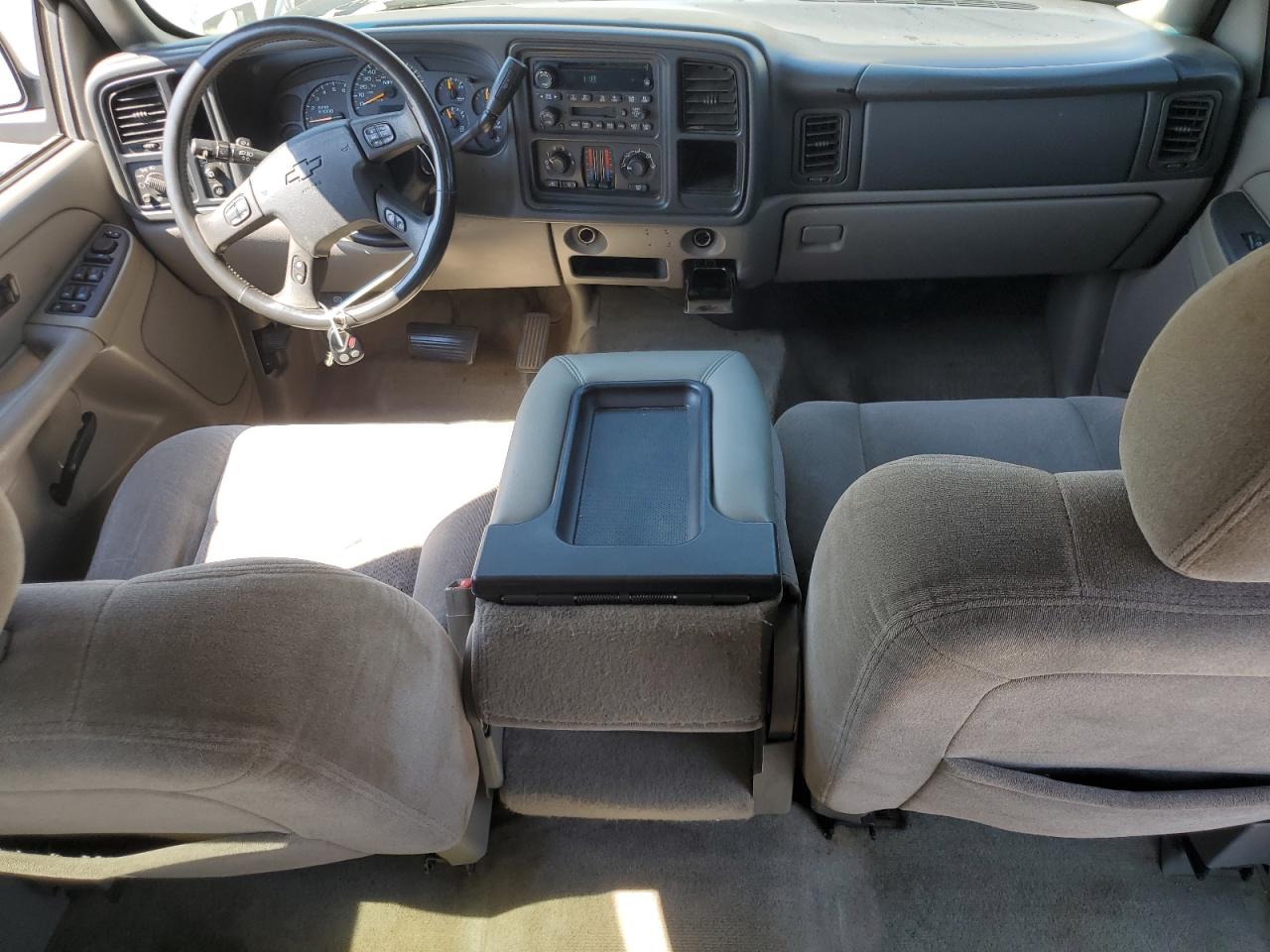 2004 Chevrolet Suburban C1500 VIN: 3GNEC16TX4G108008 Lot: 81696155