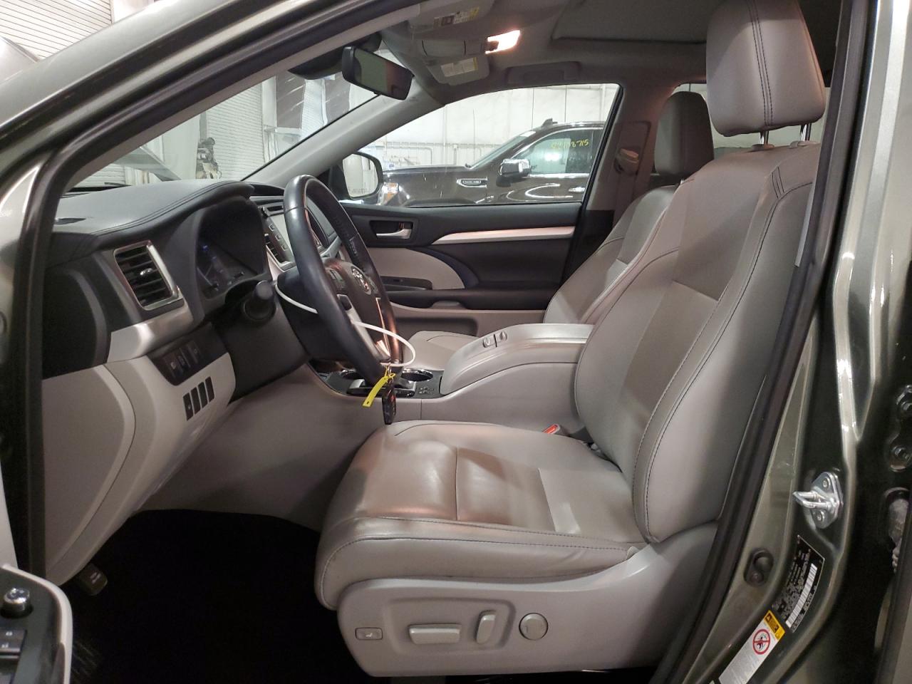 2017 Toyota Highlander Se VIN: 5TDJZRFH3HS434871 Lot: 84557395