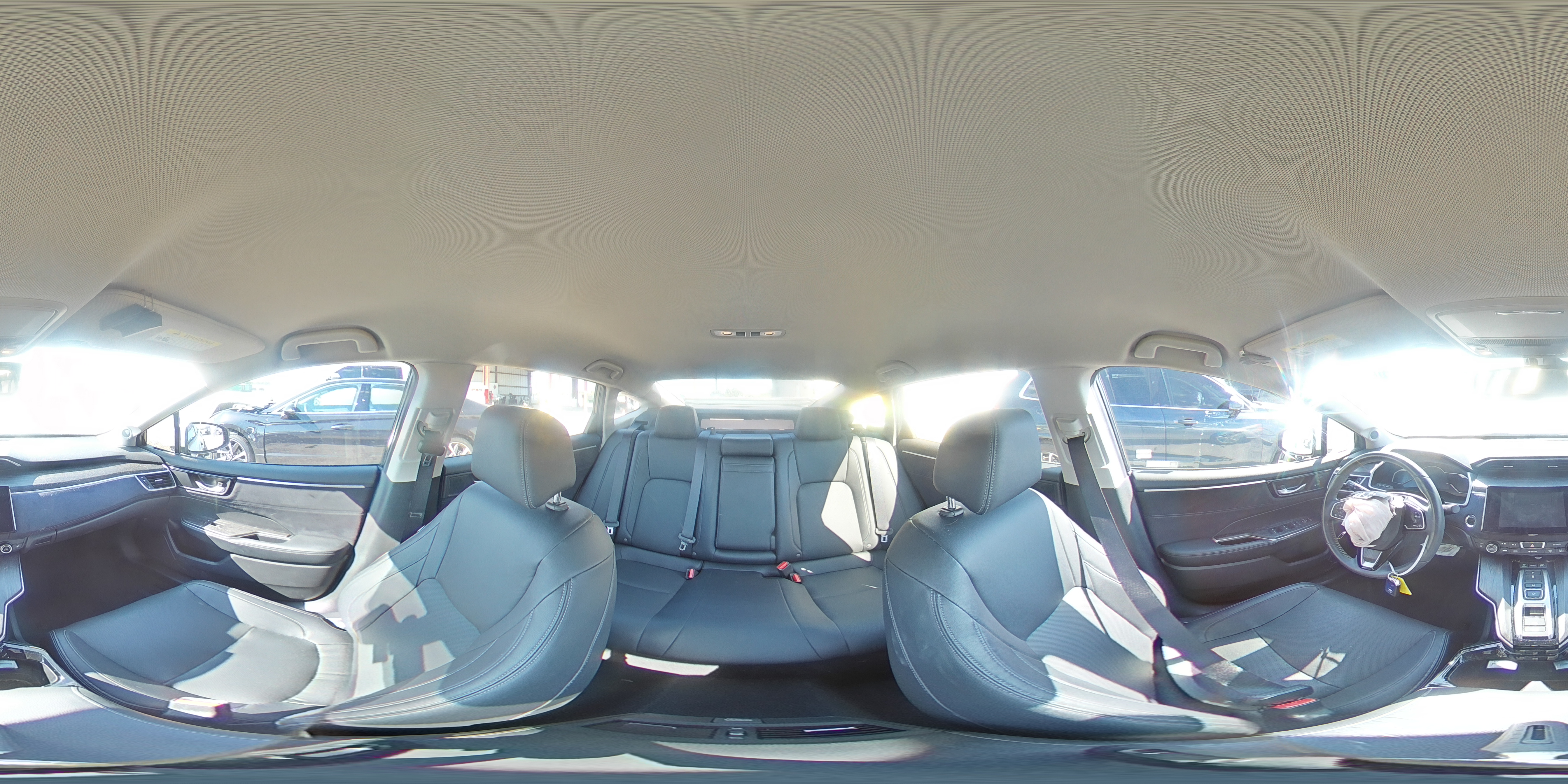 2018 Honda Clarity Touring VIN: JHMZC5F33JC008167 Lot: 81676605