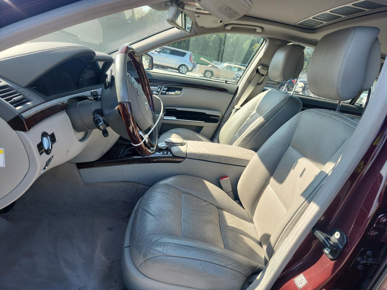 2011 Mercedes-Benz S 550 4Matic VIN: WDDNG8GB2BA406971 Lot: 72096905