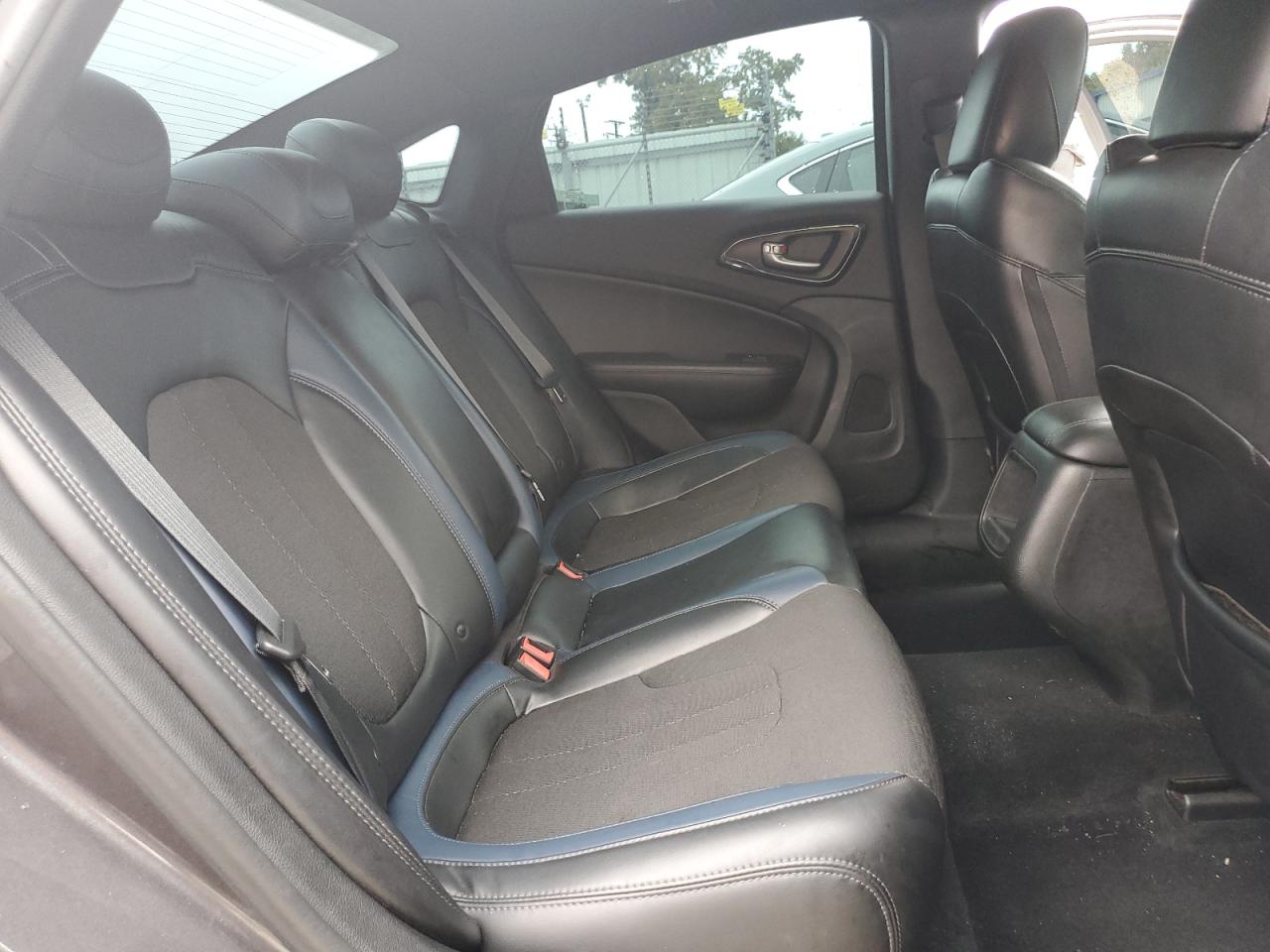 2015 Chrysler 200 S VIN: 1C3CCCBG9FN532976 Lot: 81034755