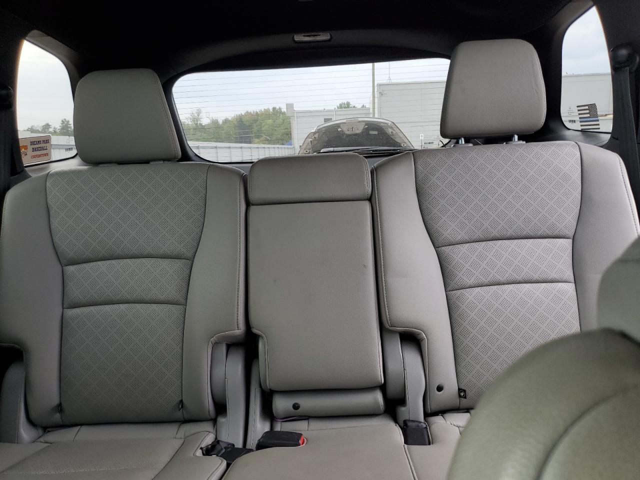 2019 Honda Passport VIN: 5FNYF8H06KB001033 Lot: 81599635