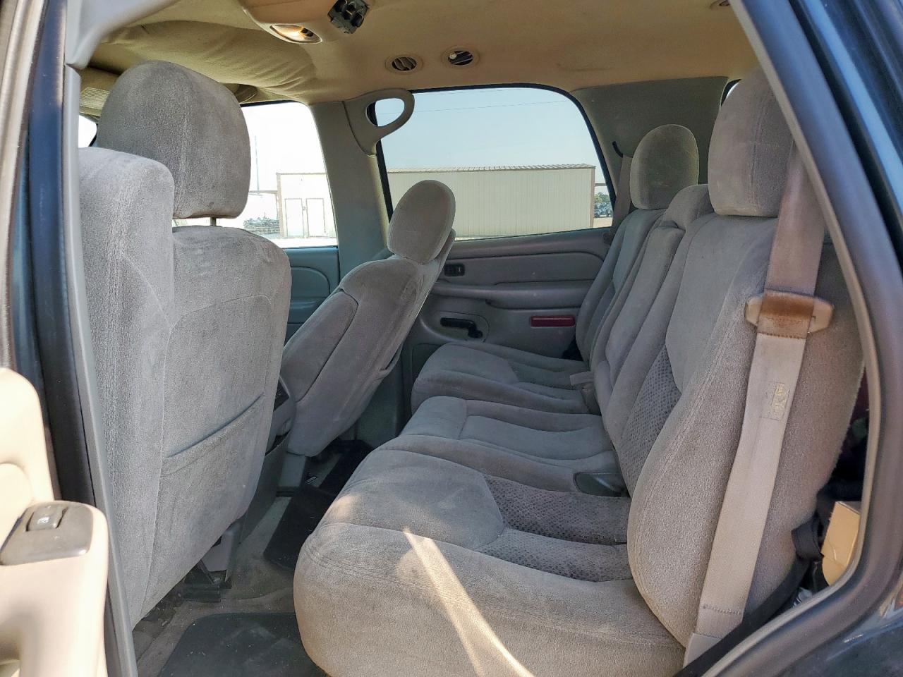 2004 Chevrolet Tahoe C1500 VIN: 1GNEC13Z44R313185 Lot: 81281225