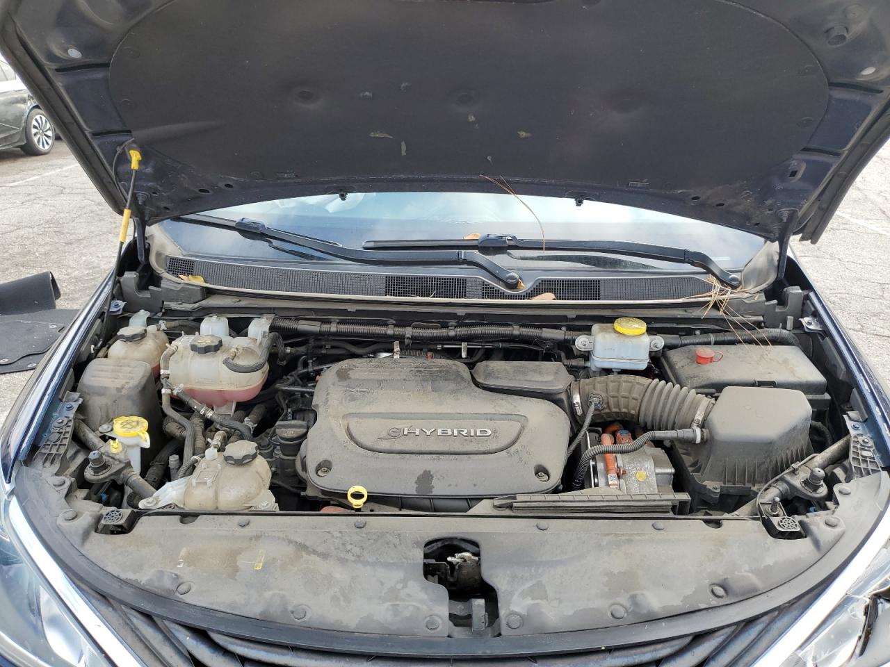 2018 Chrysler Pacifica Hybrid Touring L VIN: 2C4RC1L75JR248216 Lot: 80653765