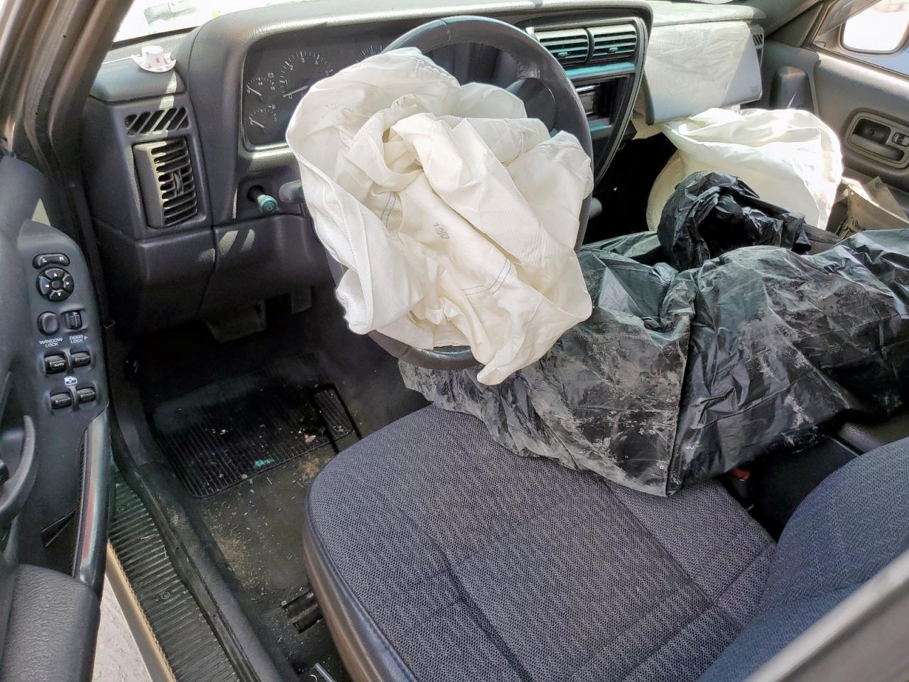 2000 Jeep Cherokee Sport VIN: 1J4FF48S2YL239771 Lot: 84818895