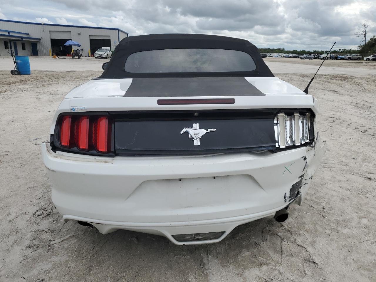 2015 Ford Mustang VIN: 1FATP8EM5F5335792 Lot: 81310005