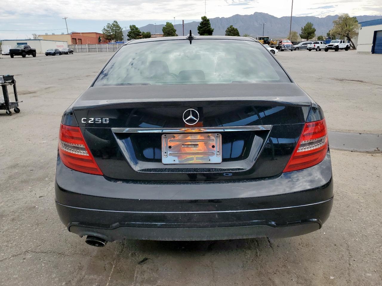 2014 Mercedes-Benz C 250 VIN: WDDGF4HB5EA957645 Lot: 84032505