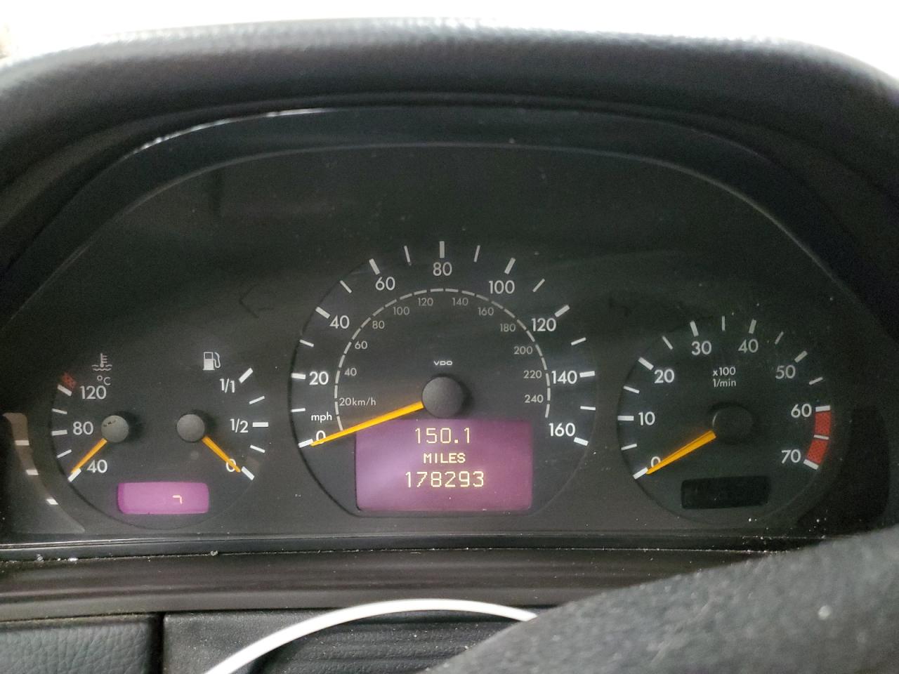 2000 Mercedes-Benz E 430 VIN: WDBJF83JXYX039654 Lot: 71454555