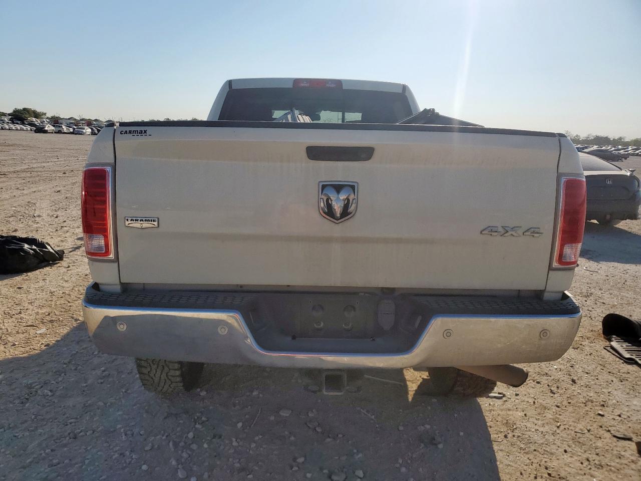 2018 Ram 2500 Laramie VIN: 3C6UR5FJ7JG382844 Lot: 81937375