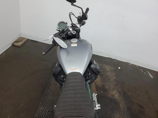 2022 MOTO GUZZI V9 BOBBER  