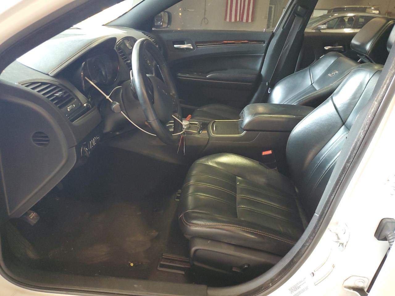 2016 Chrysler 300 S VIN: 2C3CCABT2GH313546 Lot: 71392945