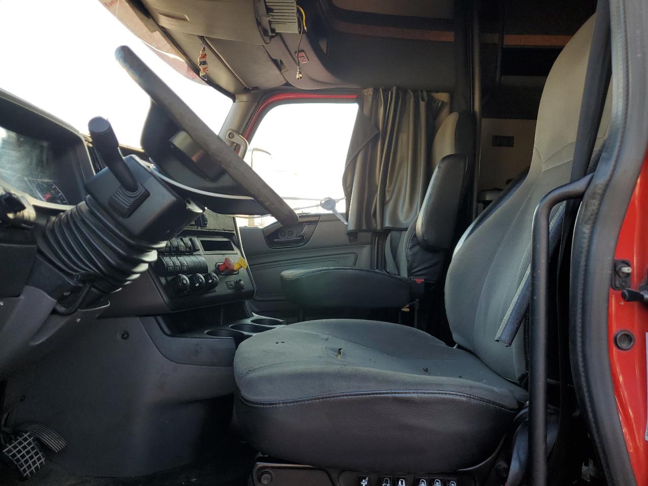 2019 International Lt625 Semi Truck VIN: 3HSDZAPR9KN343117 Lot: 83842105